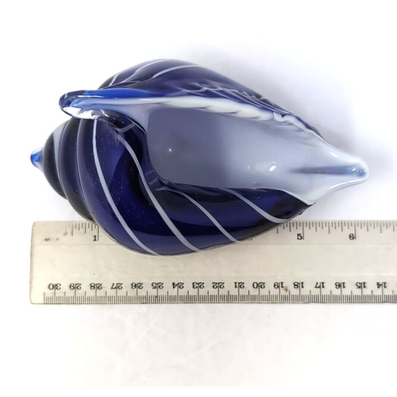 Art Glass Spiral Cobalt Blue/White Sea Shell Seashell Paperweight Flat Bottom - Picture 9 of 9